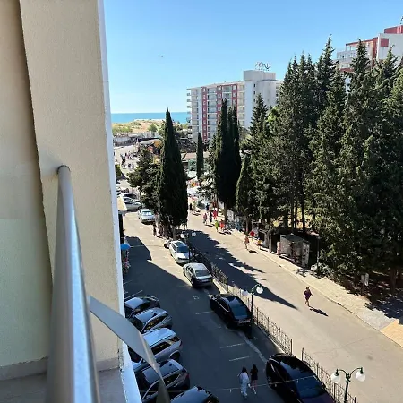 Miramar Palace 509 *
